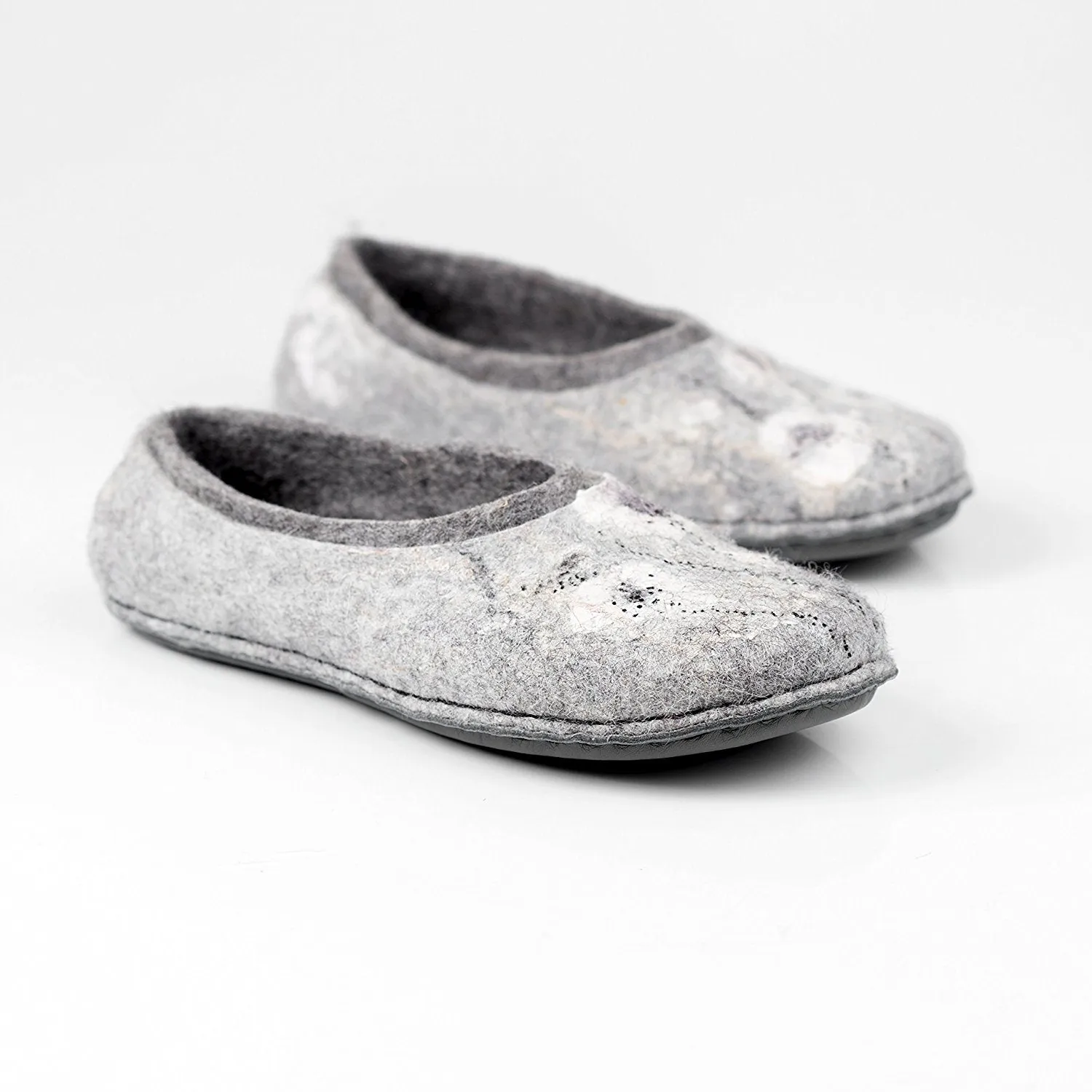 Gray felted wool slippers with flowers decoration Handmade in North Europe