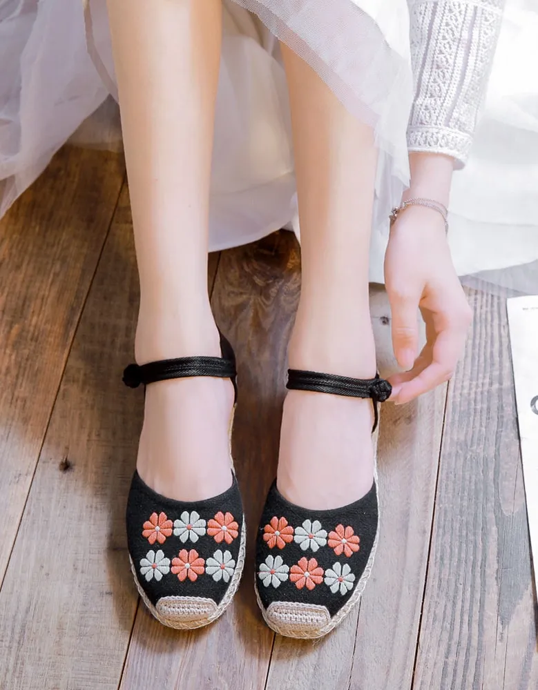 Handmade Daisy Embroidery Comfortable Flat Shoes