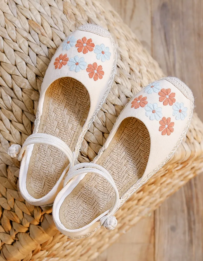 Handmade Daisy Embroidery Comfortable Flat Shoes